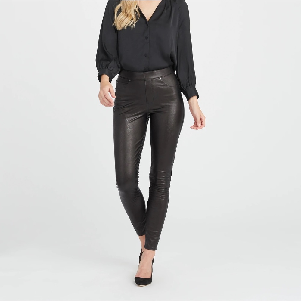 Spanx leather-like ankle skinny pant M